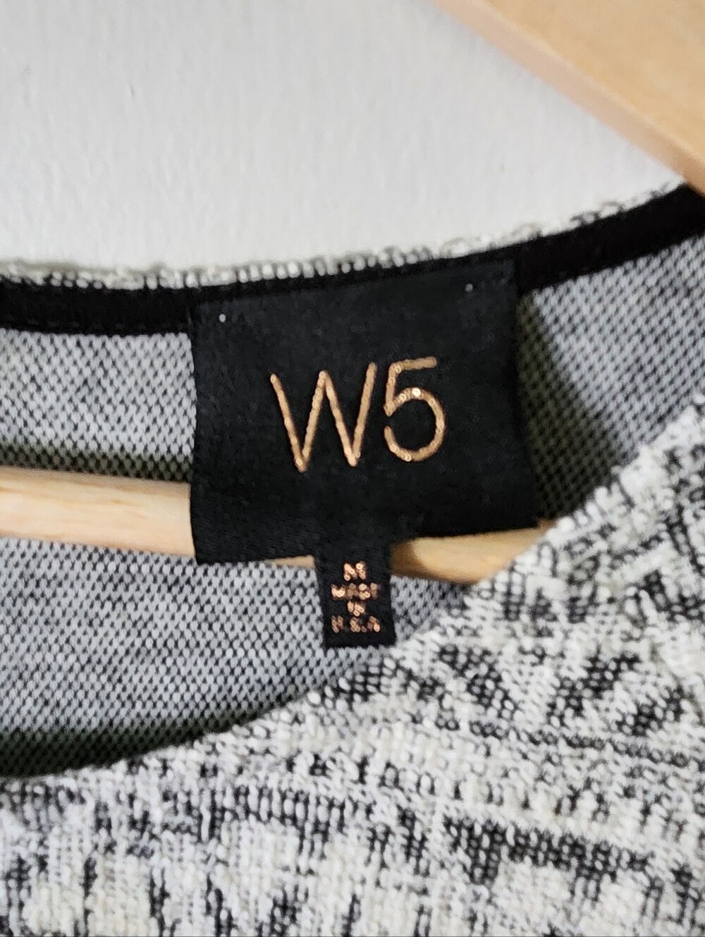 Anthropologie W5 Black and White Textured Top Sz M - Picture 5 of 5